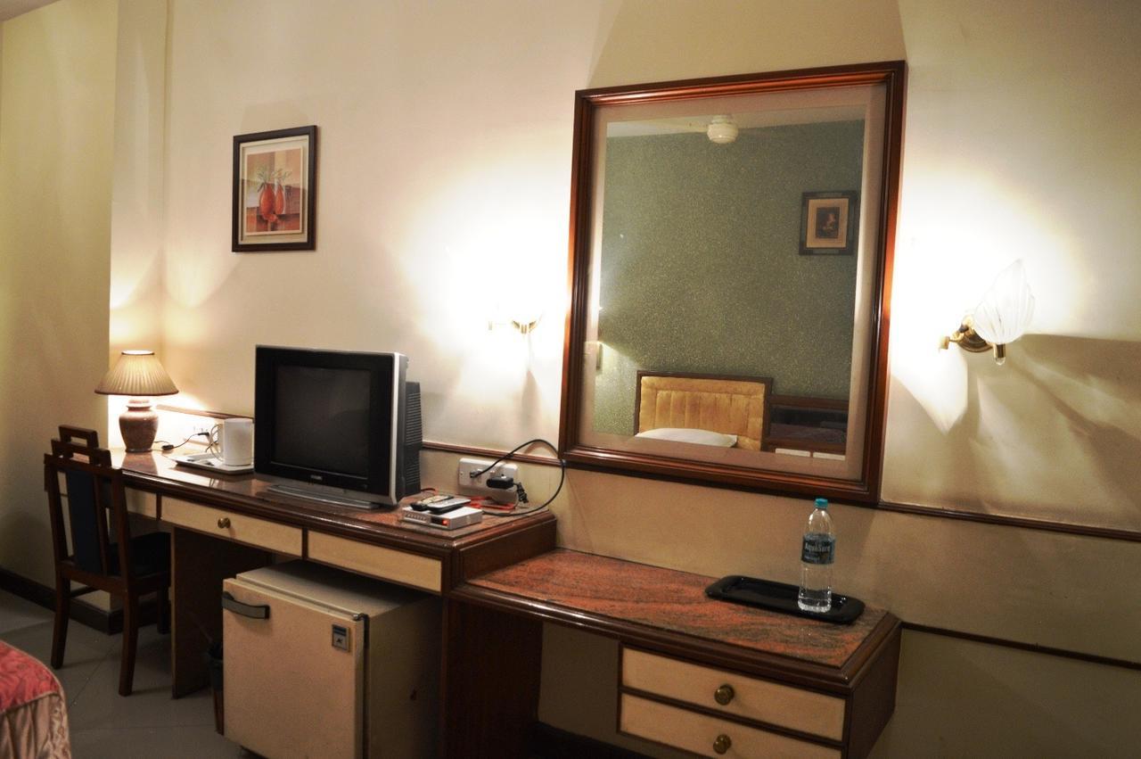 Kohinoor Executive Hotel 3*