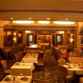 Kohinoor Executive Hotel 3*